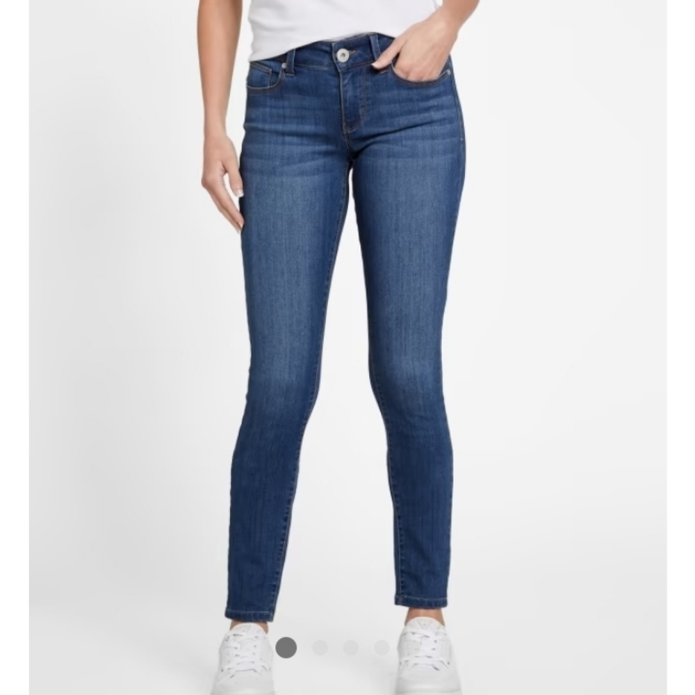 NWOT Guess mid-rise curvy sienna skinny jeans